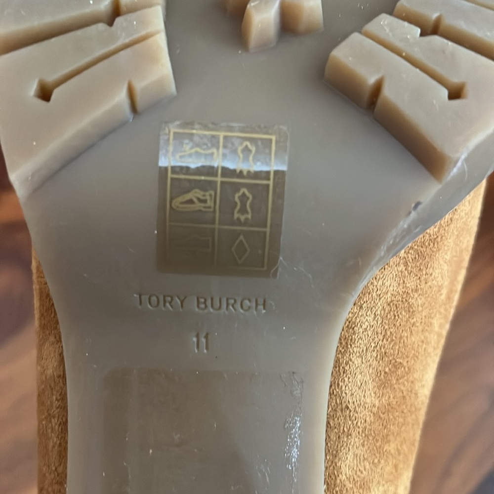 Tory Burch Lug Sole Chelsea Boot, NEW - Picture 12 of 17